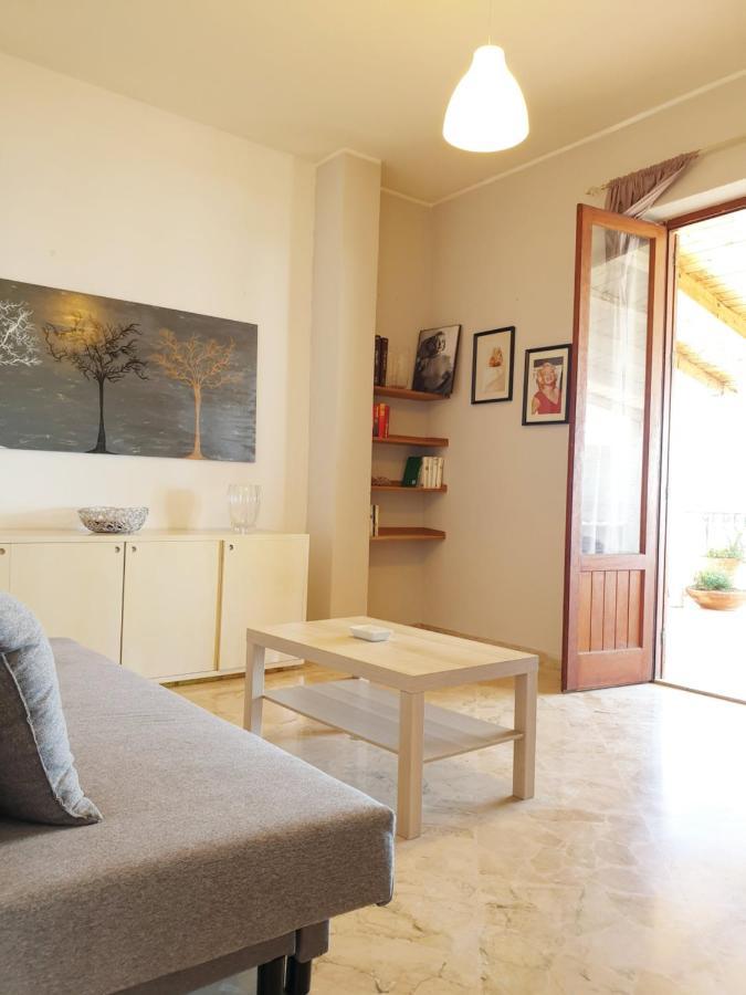 Villa Flore - Penthouse - Apartment In Villa كاستلداتشا المظهر الخارجي الصورة