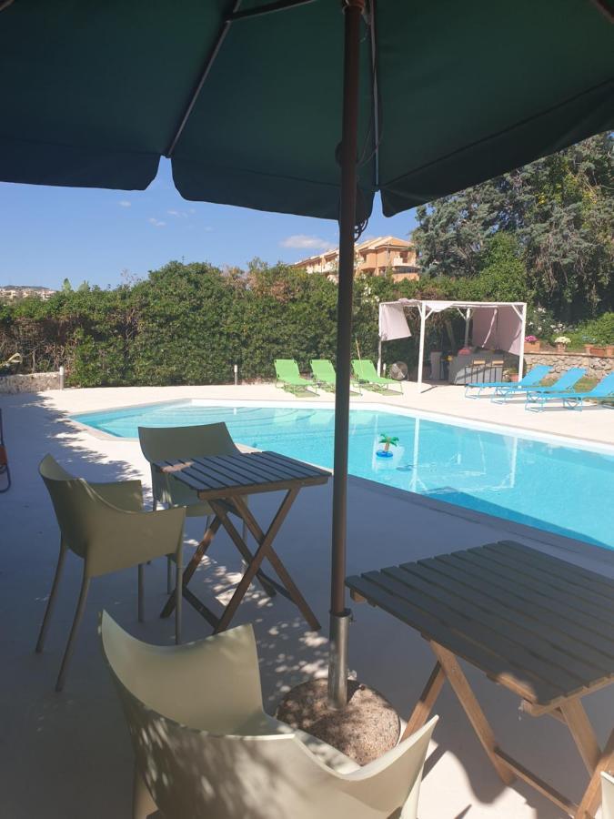 Villa Flore - Penthouse - Apartment In Villa كاستلداتشا المظهر الخارجي الصورة