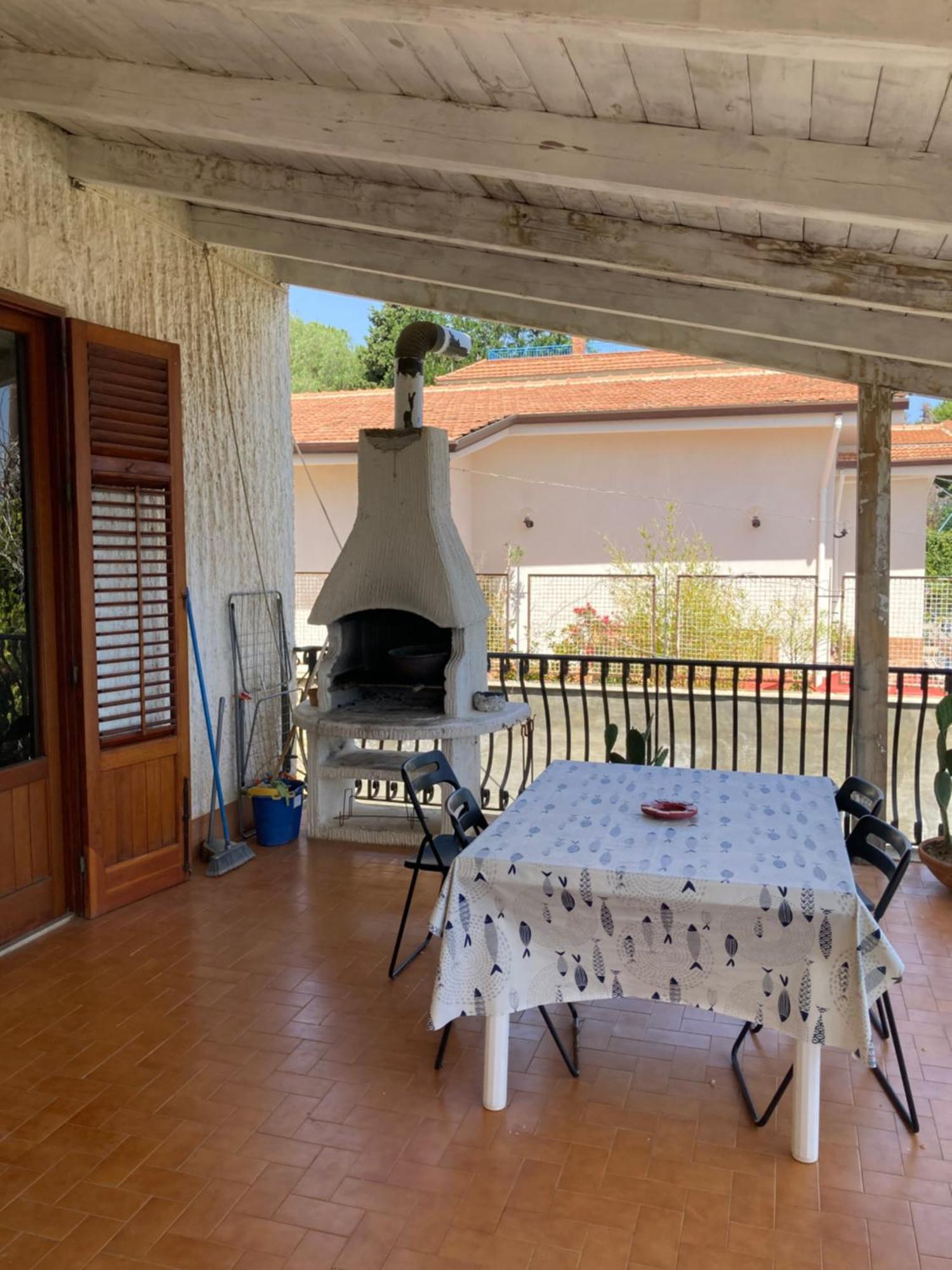 Villa Flore - Penthouse - Apartment In Villa كاستلداتشا المظهر الخارجي الصورة
